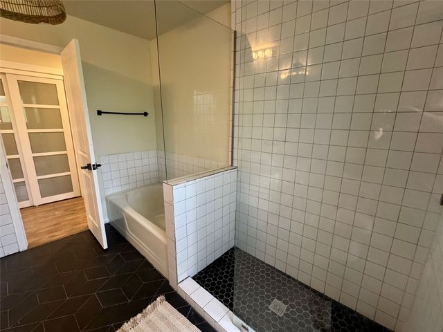 211 Mill Creek Drive, Arlington, TX 76010