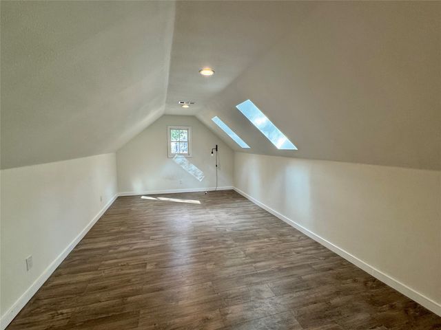211 Mill Creek Drive, Arlington, TX 76010
