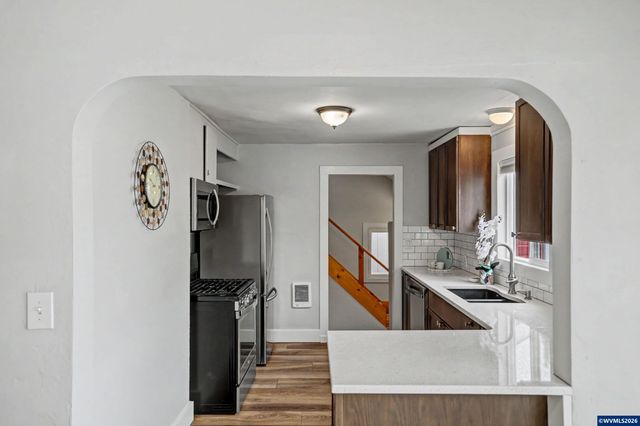 1745 SW 53rd St, Corvallis, OR 97333