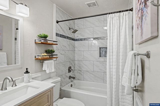 1745 SW 53rd St, Corvallis, OR 97333