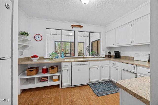 4100 Five Oaks Drive 27, Durham, NC 27707
