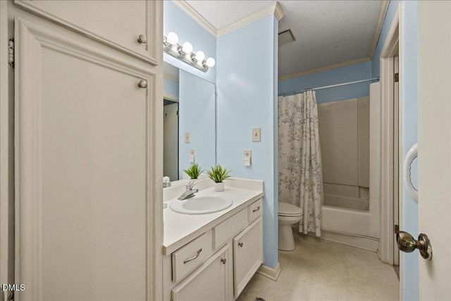 4100 Five Oaks Drive 27, Durham, NC 27707