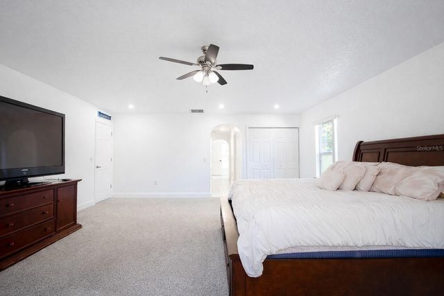 1033 TAWNY EAGLE DRIVE, Groveland, FL 34736