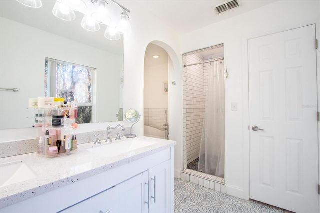 1033 TAWNY EAGLE DRIVE, Groveland, FL 34736