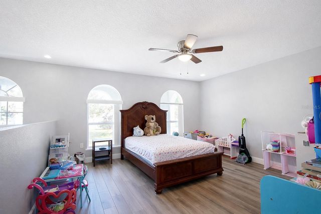 1033 TAWNY EAGLE DRIVE, Groveland, FL 34736