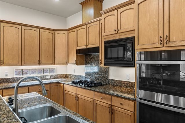 8095 Dark Hollow Place, Las Vegas, NV 89117