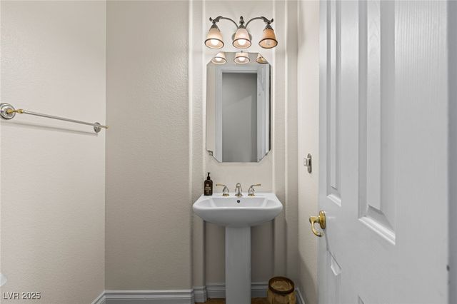 8095 Dark Hollow Place, Las Vegas, NV 89117