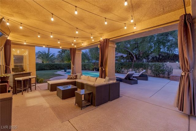 8095 Dark Hollow Place, Las Vegas, NV 89117