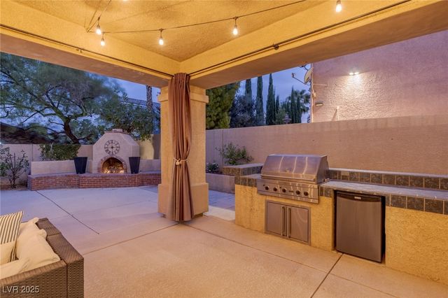 8095 Dark Hollow Place, Las Vegas, NV 89117