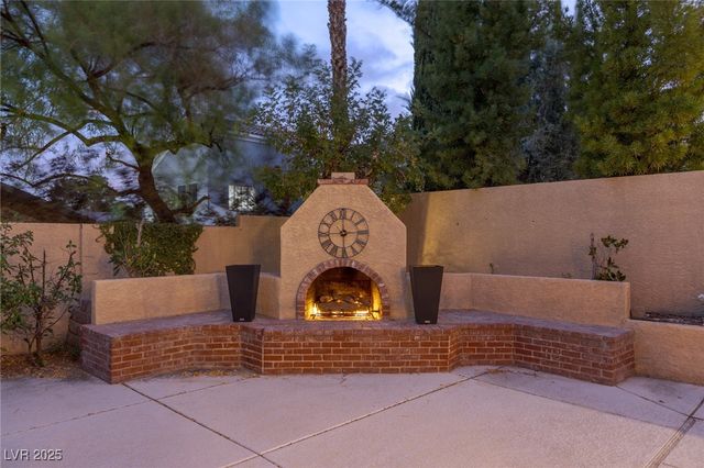 8095 Dark Hollow Place, Las Vegas, NV 89117