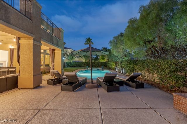 8095 Dark Hollow Place, Las Vegas, NV 89117