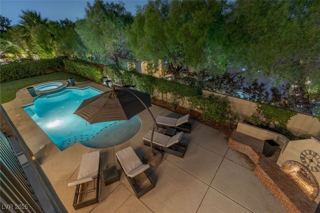 8095 Dark Hollow Place, Las Vegas, NV 89117