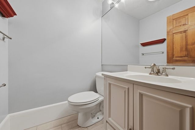 21 Janet Cir 2, Shrewsbury, MA 01545