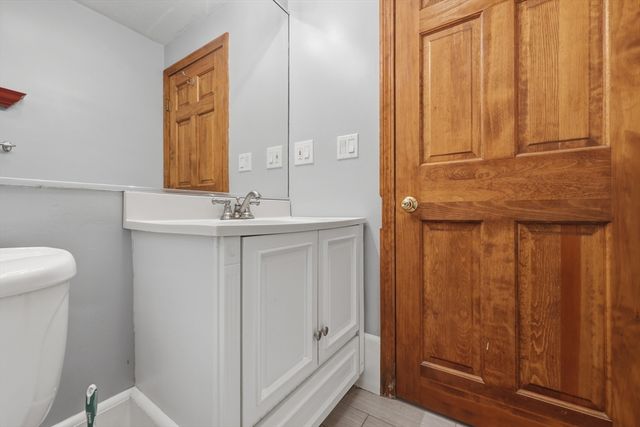 21 Janet Cir 2, Shrewsbury, MA 01545