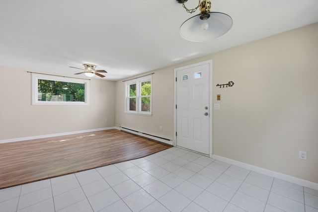 21 Janet Cir 2, Shrewsbury, MA 01545
