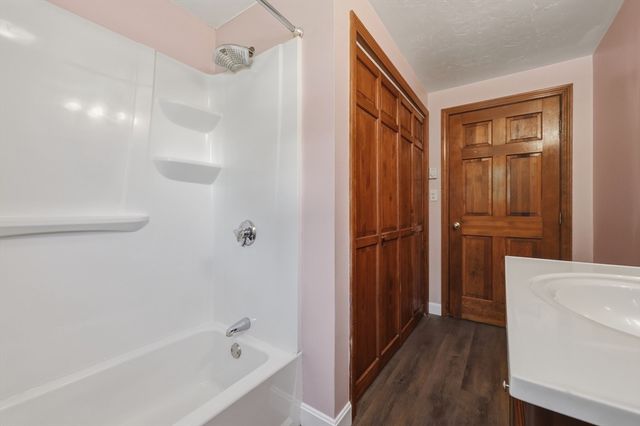 21 Janet Cir 2, Shrewsbury, MA 01545