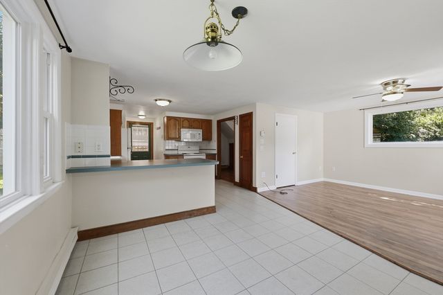 21 Janet Cir 2, Shrewsbury, MA 01545