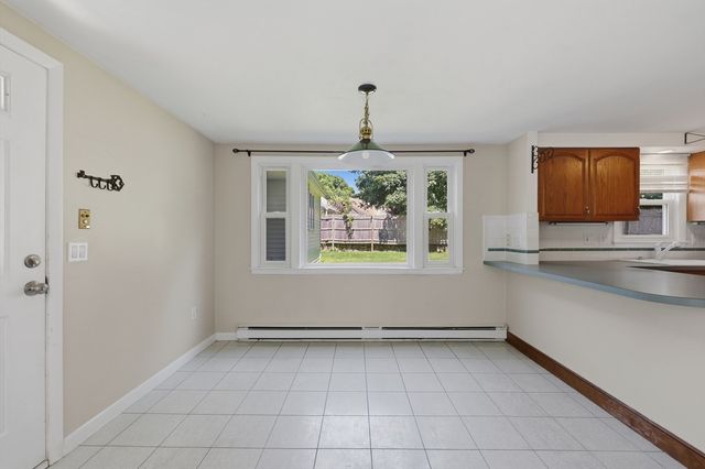 21 Janet Cir 2, Shrewsbury, MA 01545