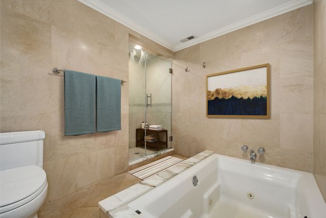 82 E Elm Street 1, Chicago, IL 60611