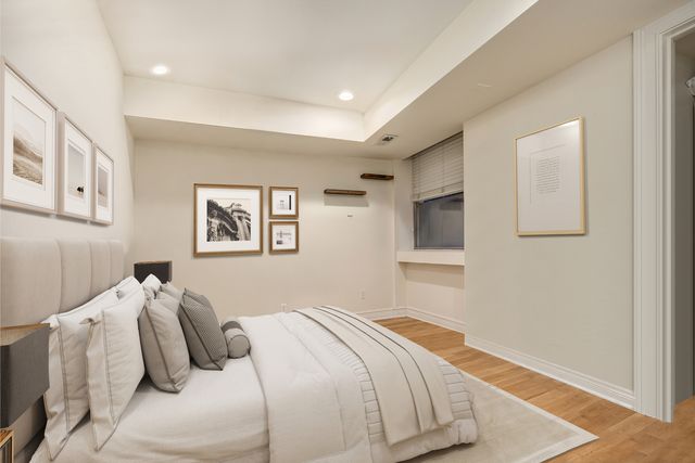 82 E Elm Street 1, Chicago, IL 60611