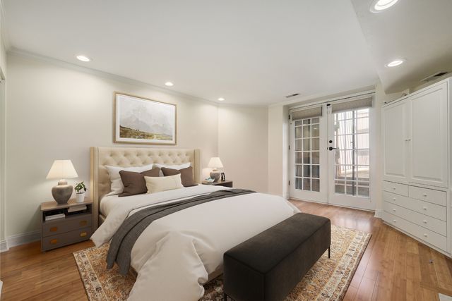 82 E Elm Street 1, Chicago, IL 60611