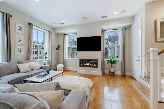 480-482 East 4th Street 4, Boston, MA 02127