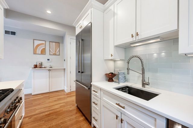 480-482 East 4th Street 4, Boston, MA 02127