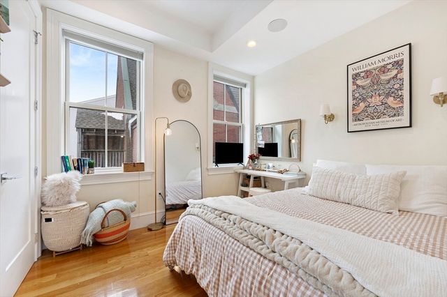 480-482 East 4th Street 4, Boston, MA 02127