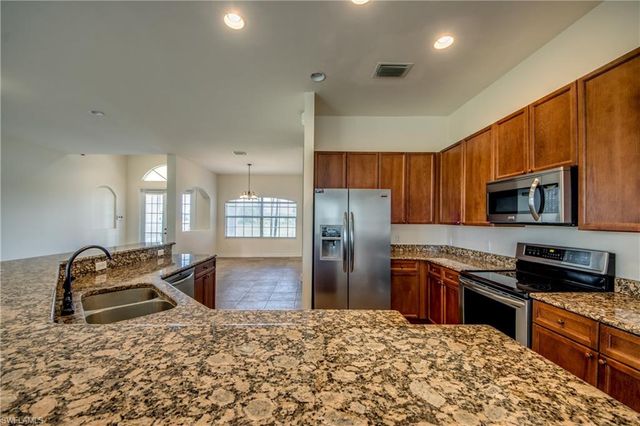 1810 NE 27th ST, Cape Coral, FL 33909