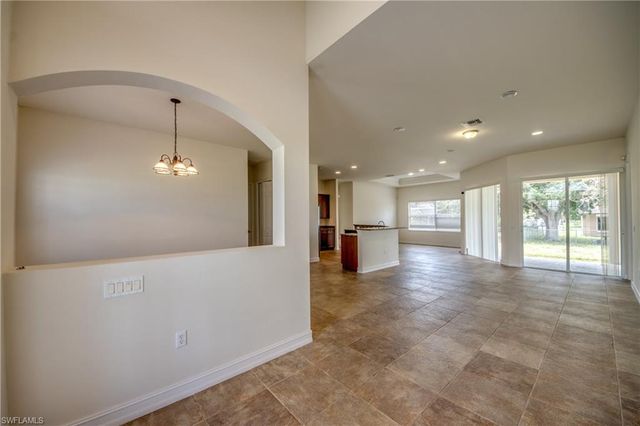 1810 NE 27th ST, Cape Coral, FL 33909