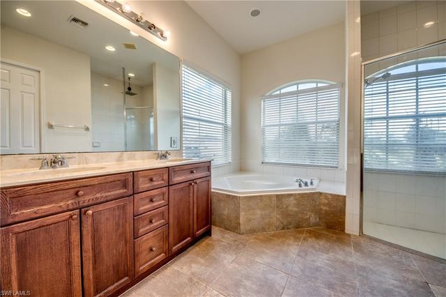 1810 NE 27th ST, Cape Coral, FL 33909