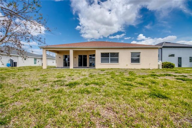 1810 NE 27th ST, Cape Coral, FL 33909
