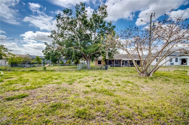 1810 NE 27th ST, Cape Coral, FL 33909