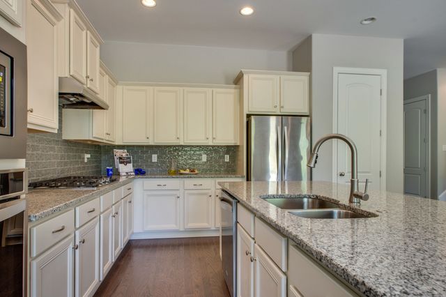 966 Hunters Lane, Springfield, TN 37172