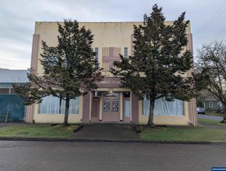 725 Shipping St NE, Salem, OR 97301