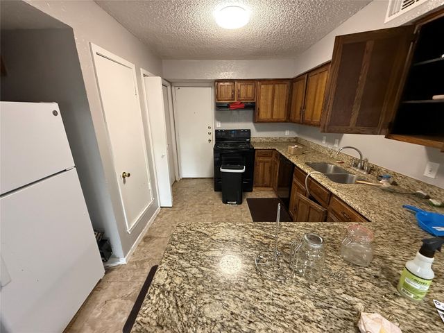 818 Clarissa Place, Garland, TX 75040