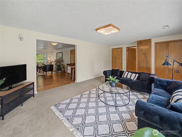 30602 224th Avenue SE, Black Diamond, WA 98010