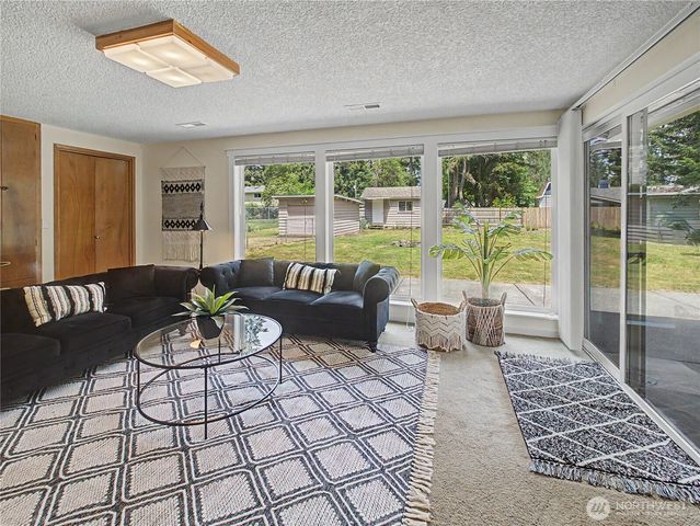30602 224th Avenue SE, Black Diamond, WA 98010