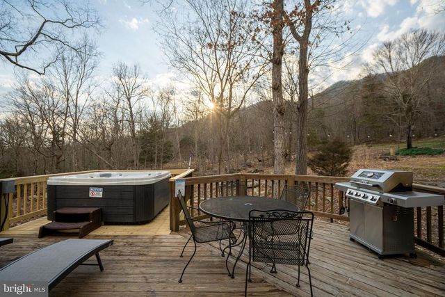 1131 PAGE VALLEY RD, Luray, VA 22835