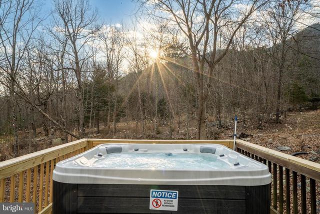 1131 PAGE VALLEY RD, Luray, VA 22835