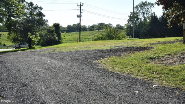 8610 CROOM RD, Upper Marlboro, MD 20772