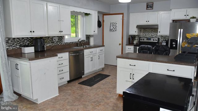 8610 CROOM RD, Upper Marlboro, MD 20772