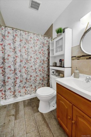 2069 Cicero Avenue, Bronx, NY 10473