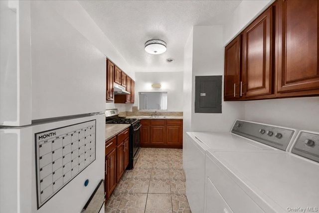 2069 Cicero Avenue, Bronx, NY 10473
