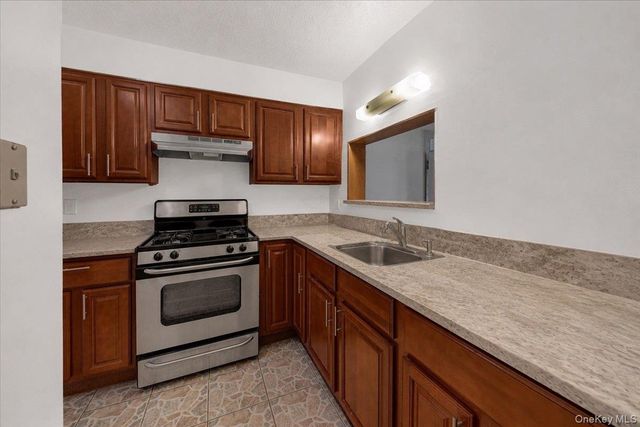 2069 Cicero Avenue, Bronx, NY 10473