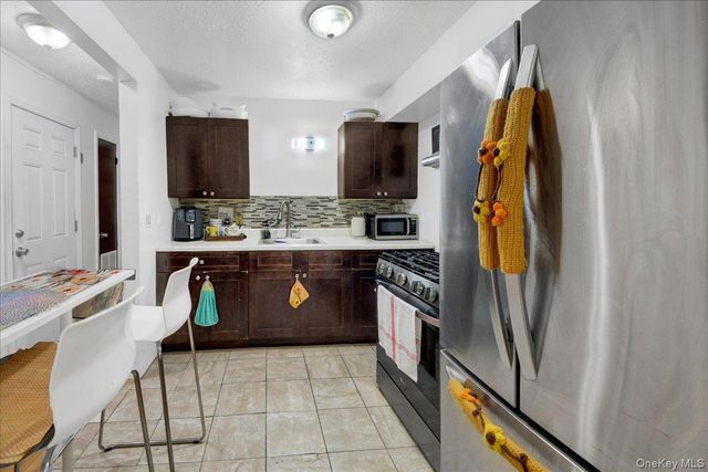 2069 Cicero Avenue, Bronx, NY 10473