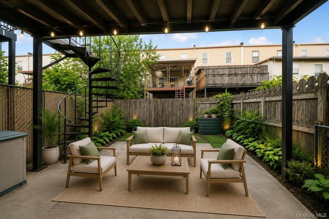 2069 Cicero Avenue, Bronx, NY 10473