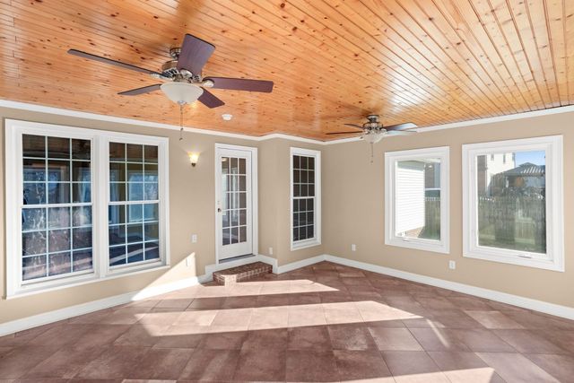 2019 Drakes Hill Ct, Hendersonville, TN 37075