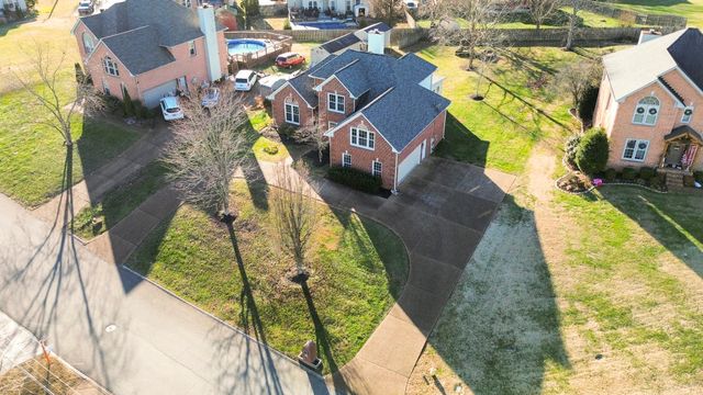 2019 Drakes Hill Ct, Hendersonville, TN 37075