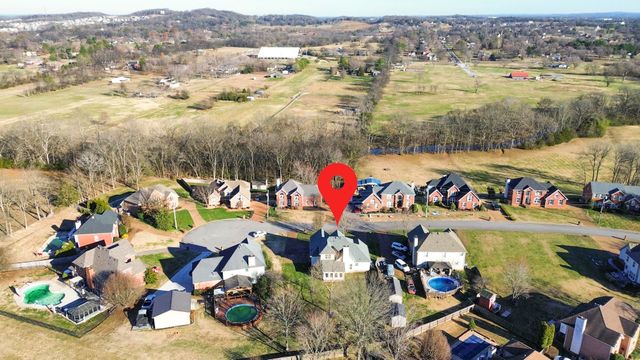 2019 Drakes Hill Ct, Hendersonville, TN 37075